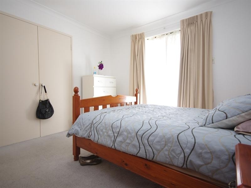 16 Arnos Way, Girrawheen WA 6064