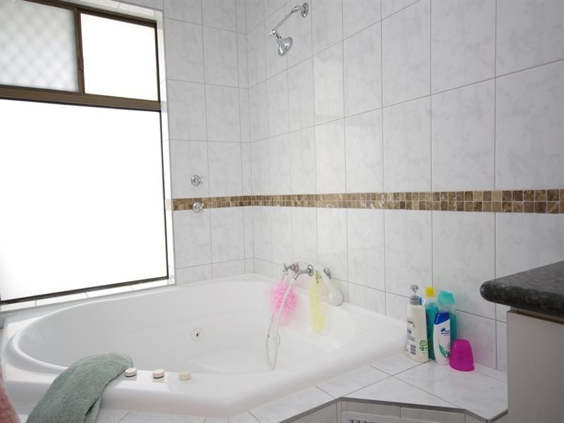 16 Arnos Way, Girrawheen WA 6064