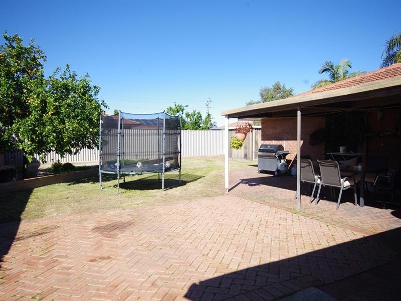 16 Arnos Way, Girrawheen WA 6064