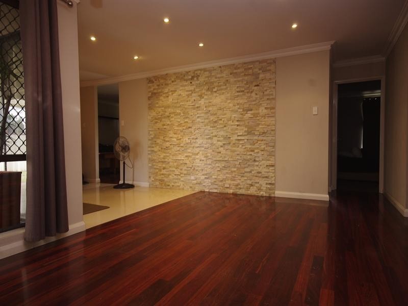 17 Arnos Way, Girrawheen WA 6064