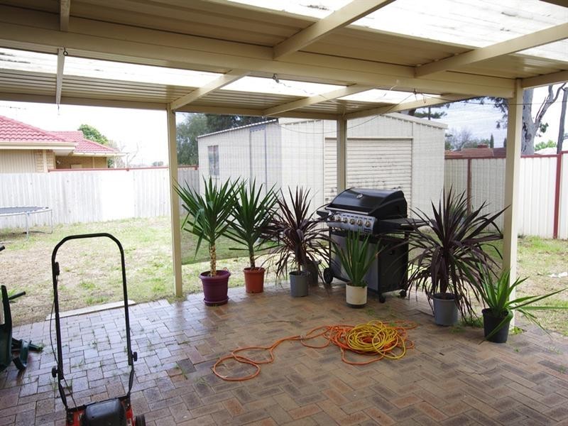 17 Arnos Way, Girrawheen WA 6064