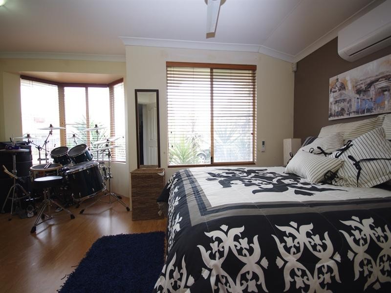 19 Valley Views Drive, Landsdale WA 6065