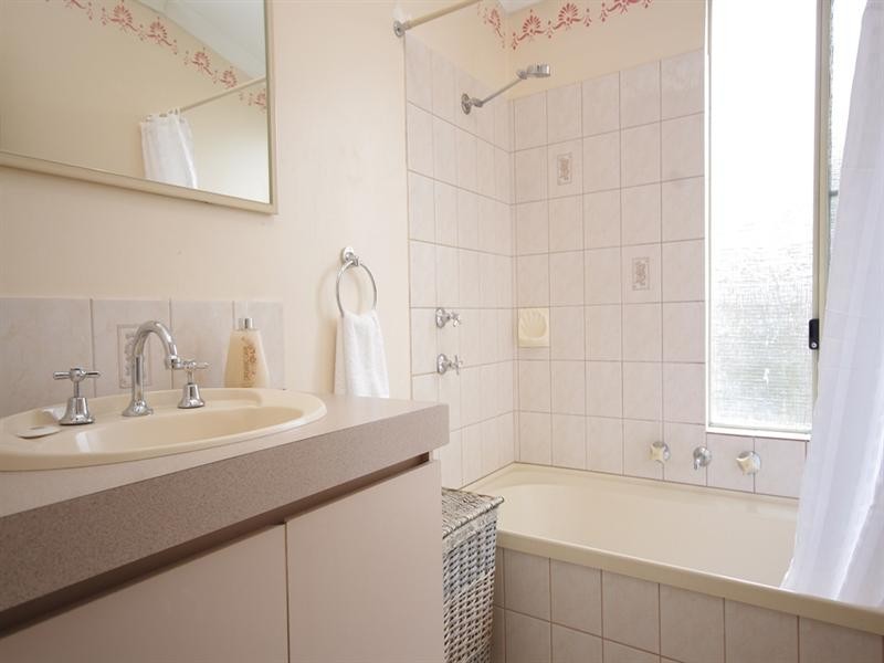 19 Valley Views Drive, Landsdale WA 6065