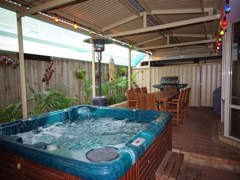 19 Valley Views Drive, Landsdale WA 6065