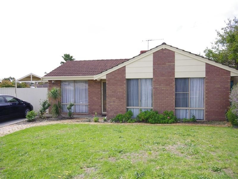 11 Augustus Way, Marangaroo WA 6064