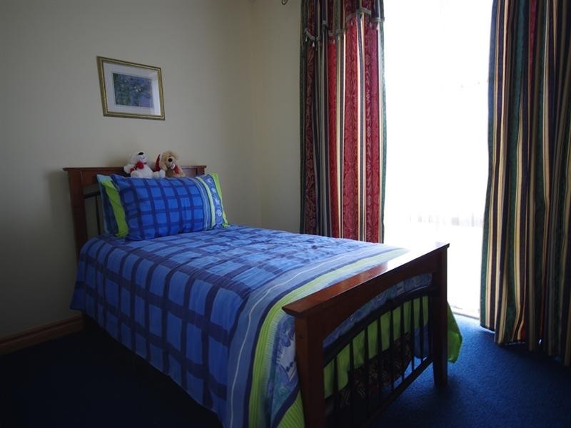 11 Augustus Way, Marangaroo WA 6064