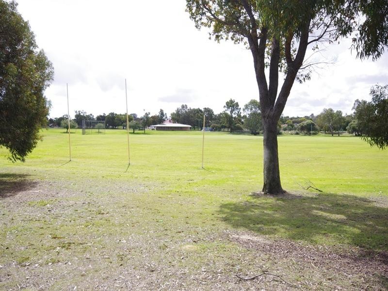 11 Augustus Way, Marangaroo WA 6064