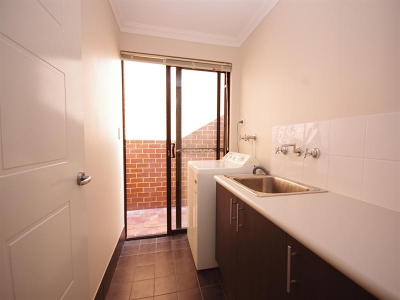 11c Ungaroo Road, Westminster WA 6061