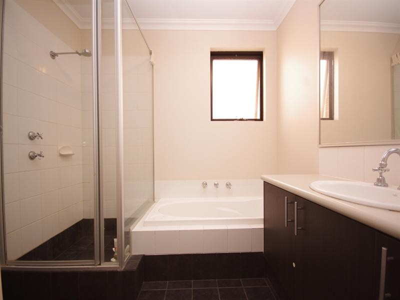 11c Ungaroo Road, Westminster WA 6061