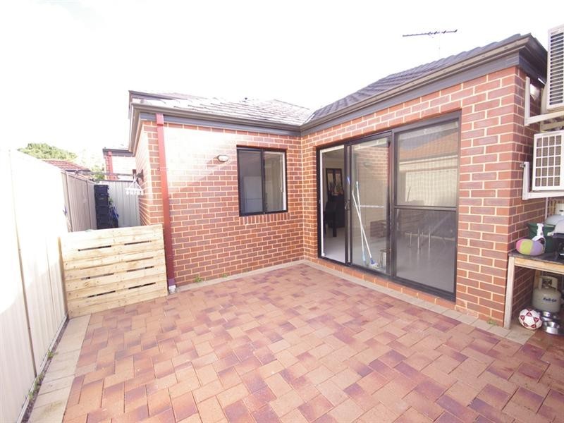 11c Ungaroo Road, Westminster WA 6061