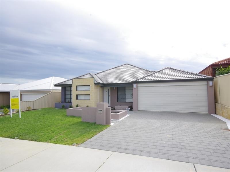 7 Hookstone Drive, Landsdale WA 6065