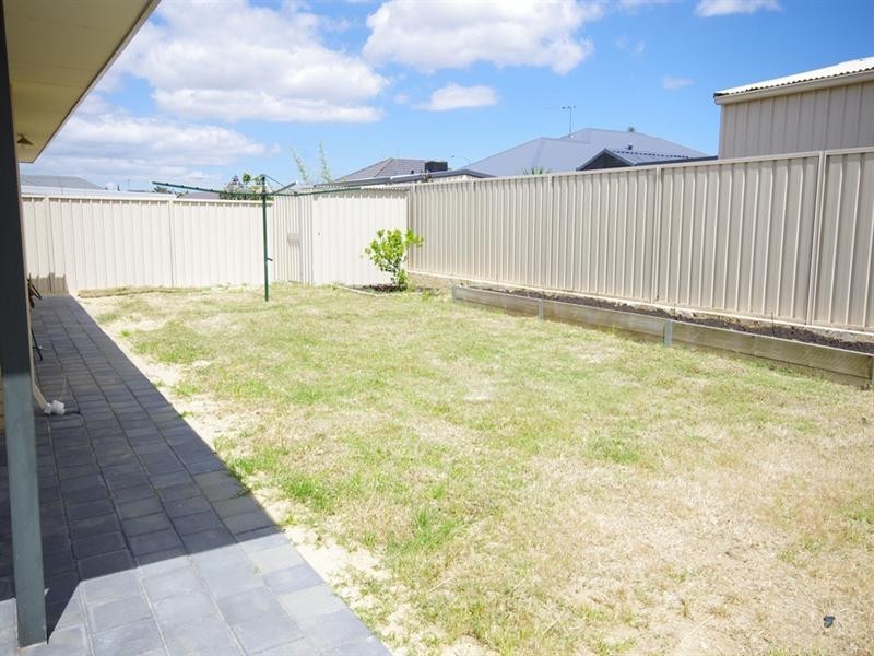 7 Hookstone Drive, Landsdale WA 6065