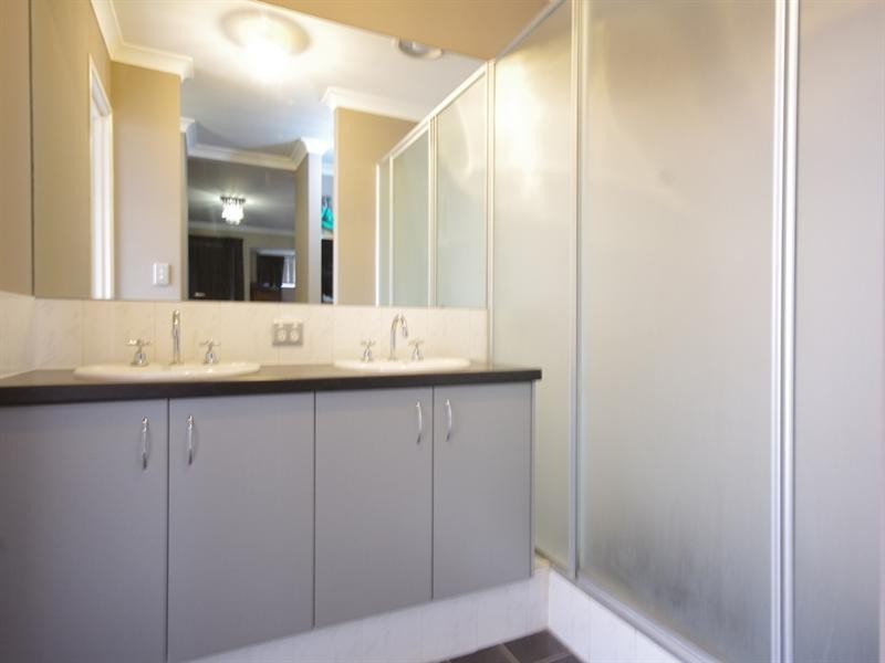 7 Hookstone Drive, Landsdale WA 6065