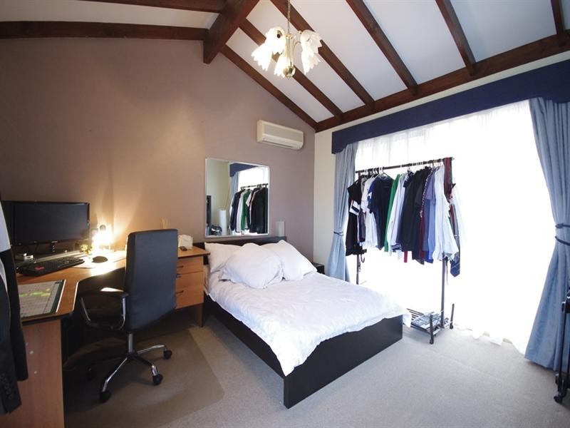 15 Daventry Drive, Alexander Heights WA 6064