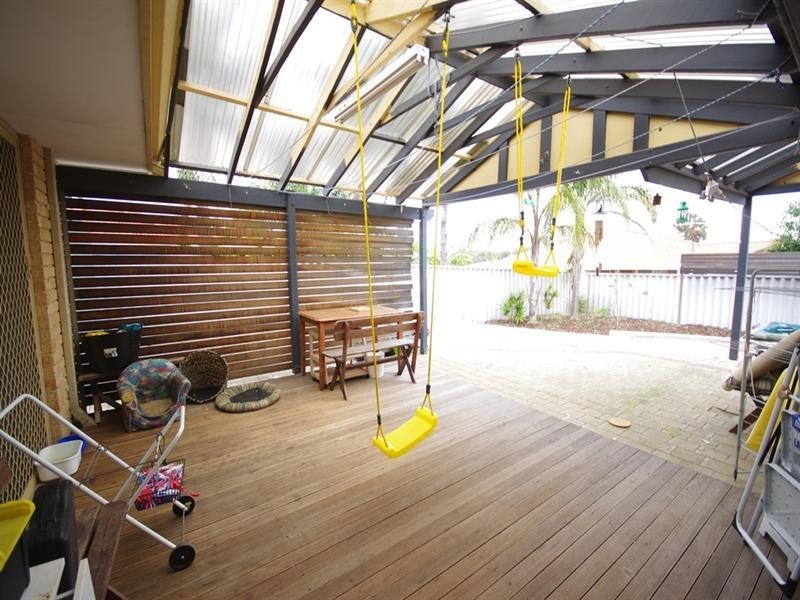 15 Daventry Drive, Alexander Heights WA 6064