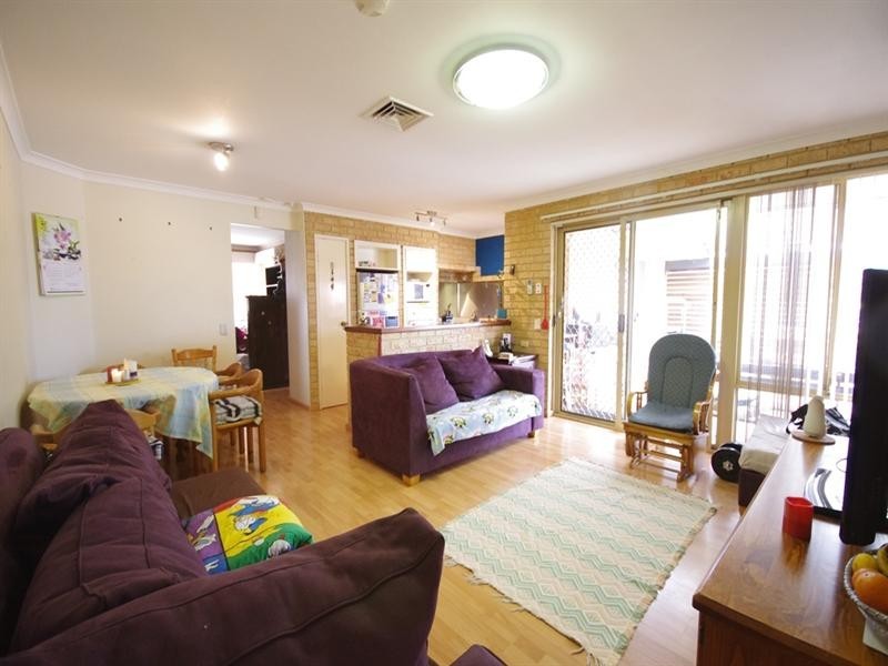 15 Daventry Drive, Alexander Heights WA 6064