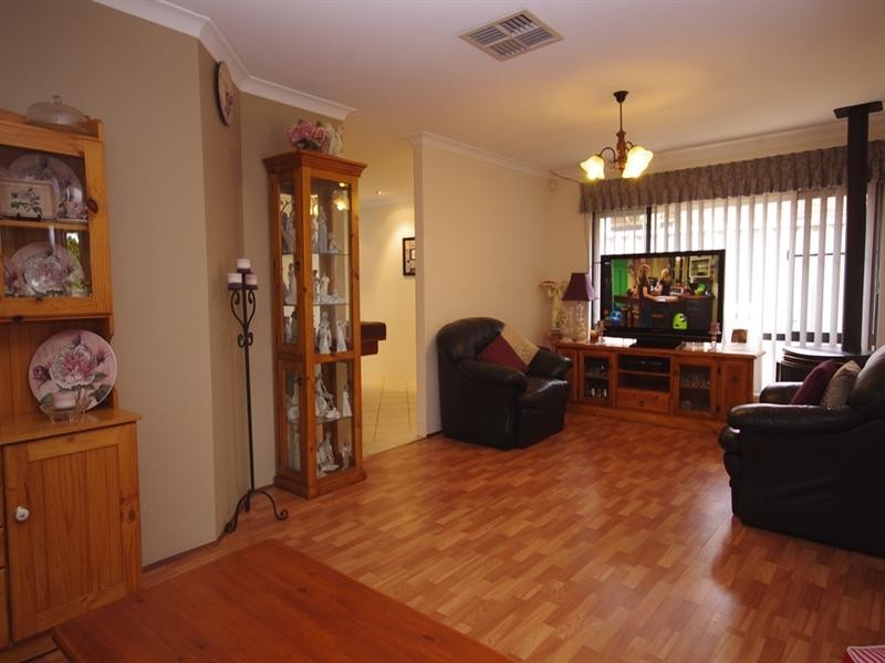 7 Sabine Grove, Alexander Heights WA 6064