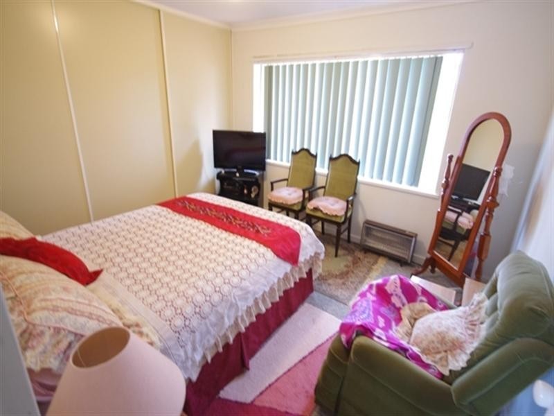 4b Casserley Avenue, Girrawheen WA 6064