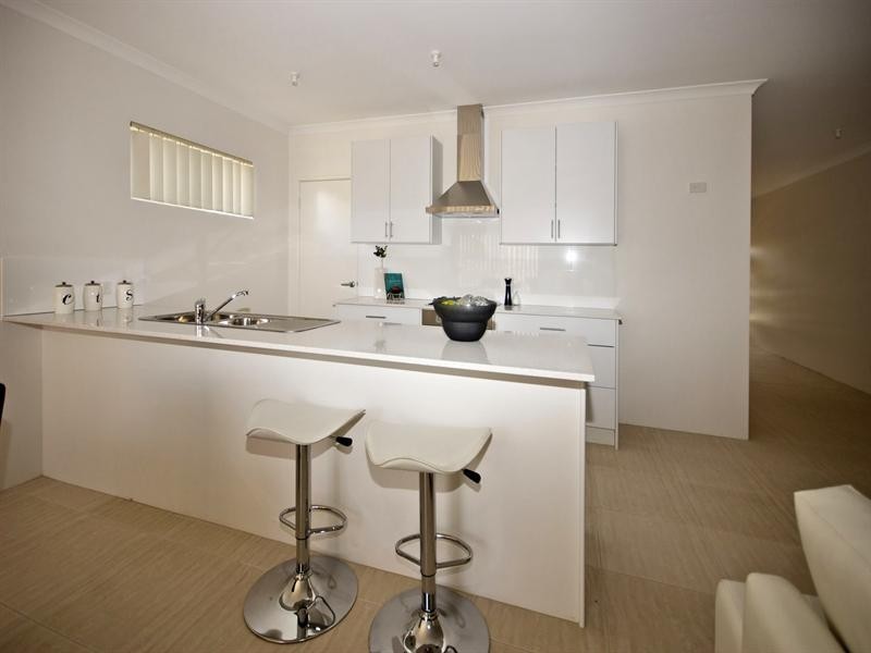 15 Curlington Crescent, Balga WA 6061