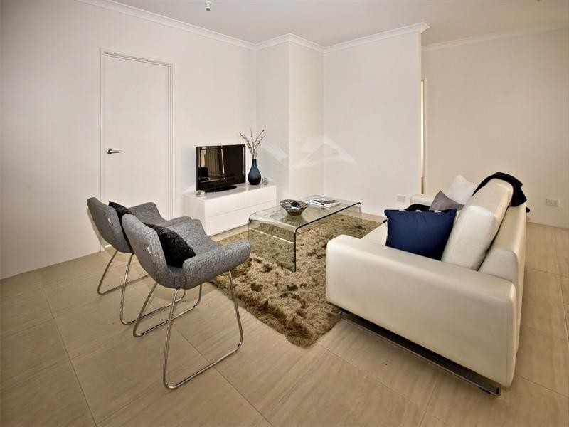 15 Curlington Crescent, Balga WA 6061