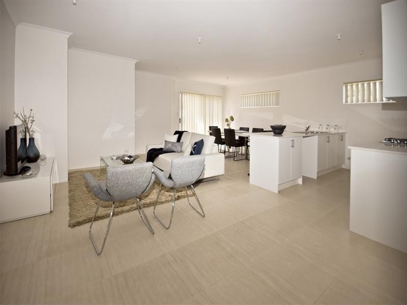 15a Curlington Crescent, Balga WA 6061