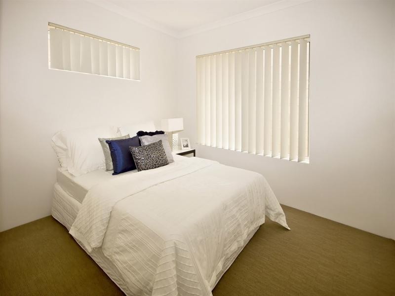 15a Curlington Crescent, Balga WA 6061