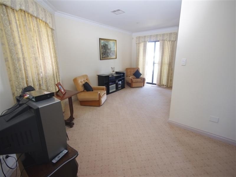 4 Brian Avenue, Yokine WA 6060