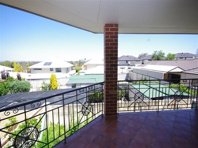 4 Brian Avenue, Yokine WA 6060