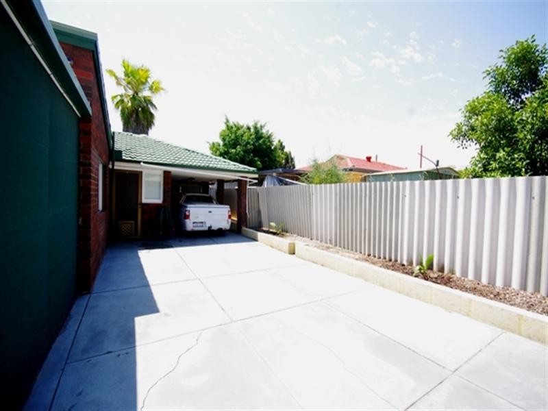 10 Whitehouse Drive, Koondoola WA 6064