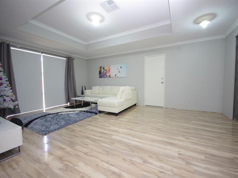 2 Winterton Way, Girrawheen WA 6064