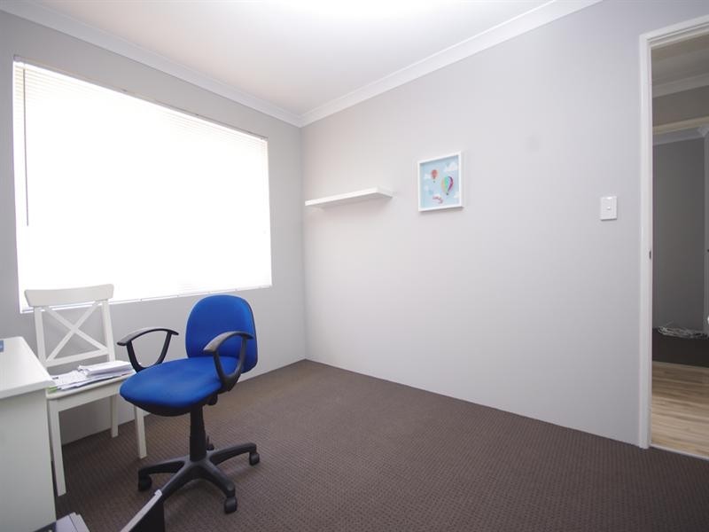 2 Winterton Way, Girrawheen WA 6064