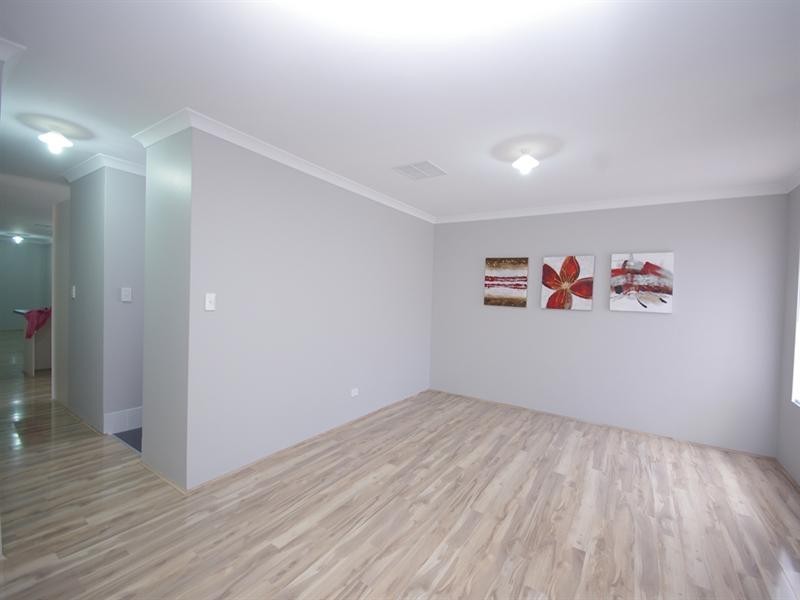 2 Winterton Way, Girrawheen WA 6064