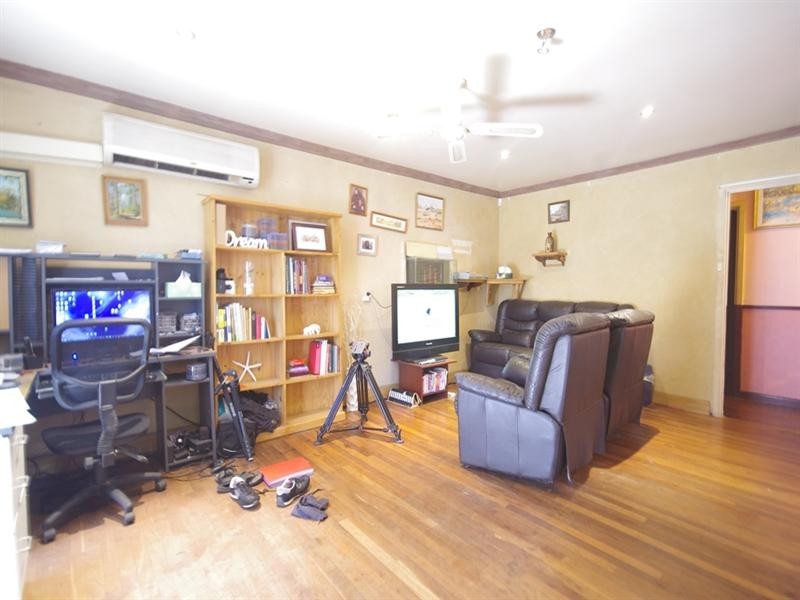 26 Brecknock Way, Girrawheen WA 6064