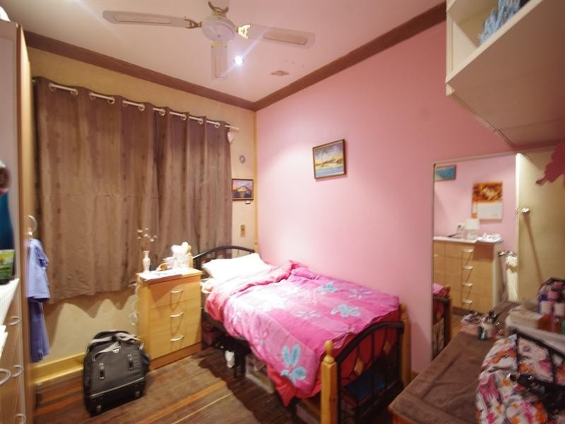 26 Brecknock Way, Girrawheen WA 6064