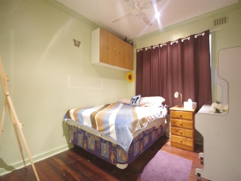 26 Brecknock Way, Girrawheen WA 6064