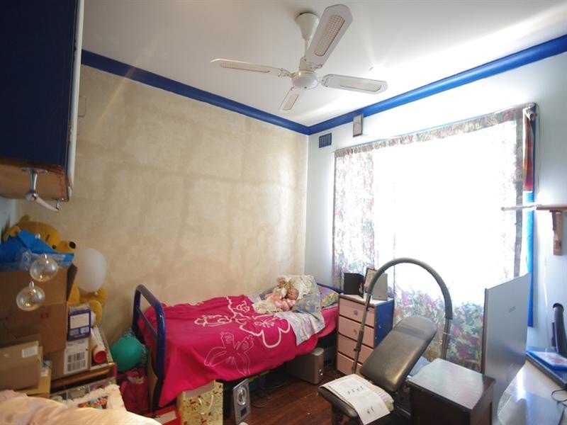 26 Brecknock Way, Girrawheen WA 6064