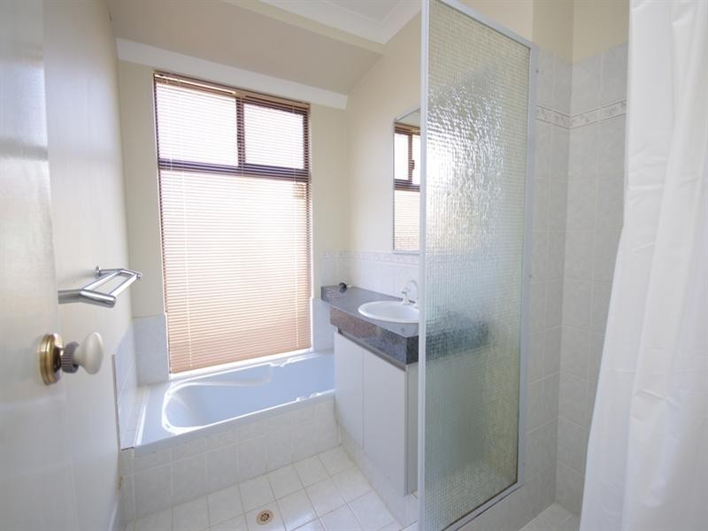 21 Guadalupe Drive, Ballajura WA 6066