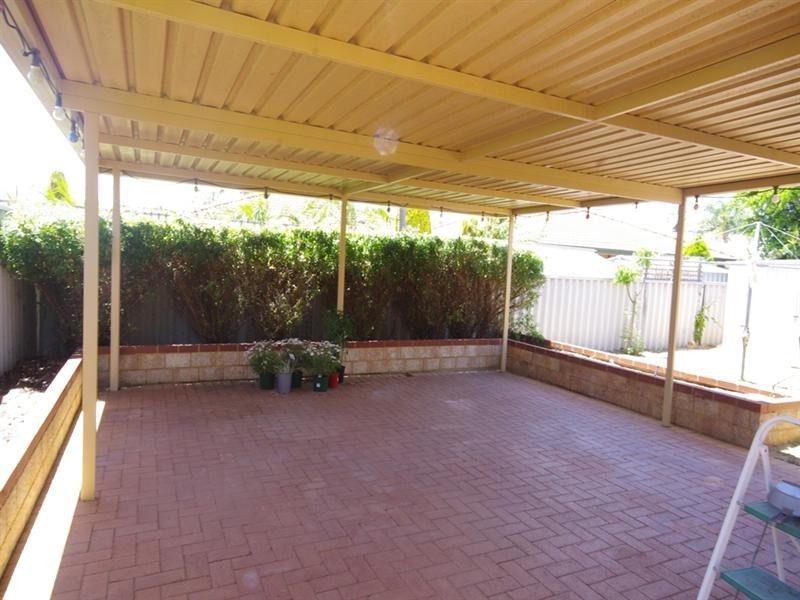 21 Guadalupe Drive, Ballajura WA 6066