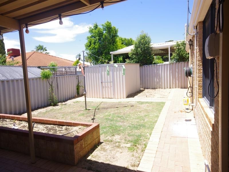 21 Guadalupe Drive, Ballajura WA 6066
