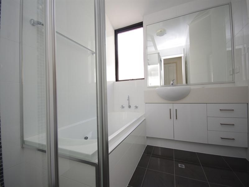 9b Woodchester Road, Nollamara WA 6061