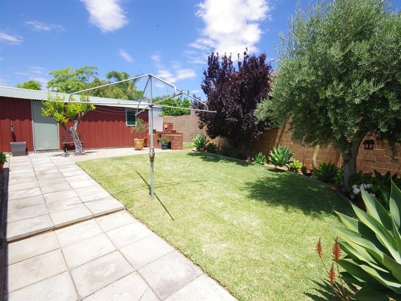 4 Chipala Road, Westminster WA 6061