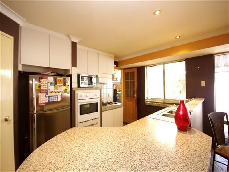 3 Blanc Close, Caversham WA 6055