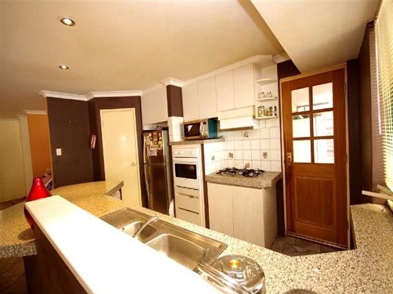 3 Blanc Close, Caversham WA 6055