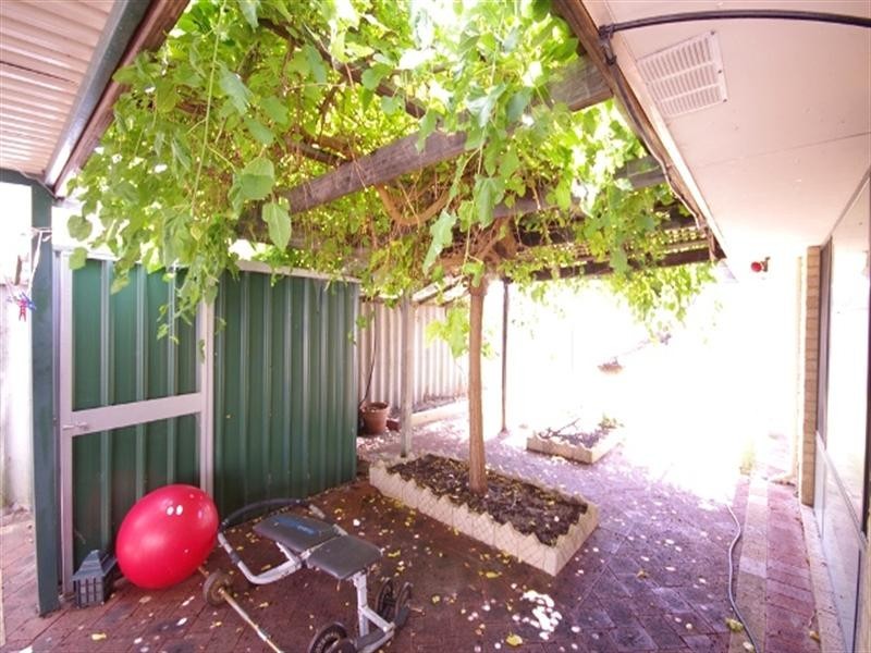 3 Blanc Close, Caversham WA 6055