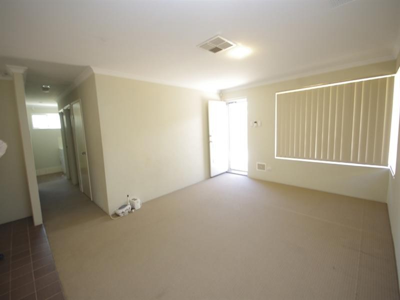 17b Robertsbridge Road, Nollamara WA 6061