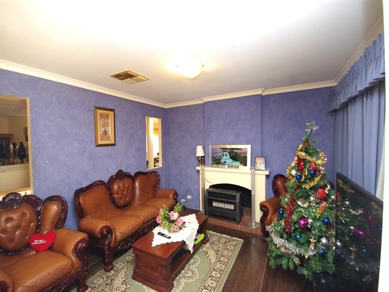 10 Clemton Place, Landsdale WA 6065