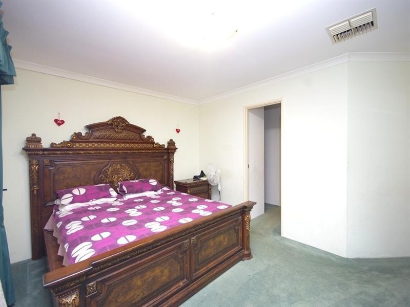 10 Clemton Place, Landsdale WA 6065