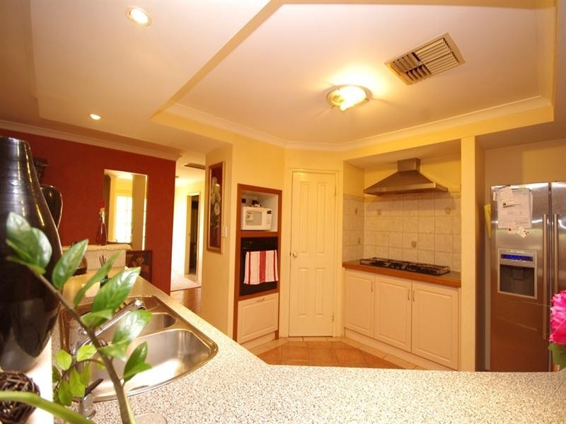 10 Clemton Place, Landsdale WA 6065