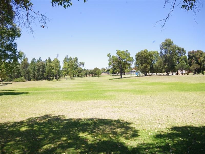 8/33 Wattle Mews, Hocking WA 6065