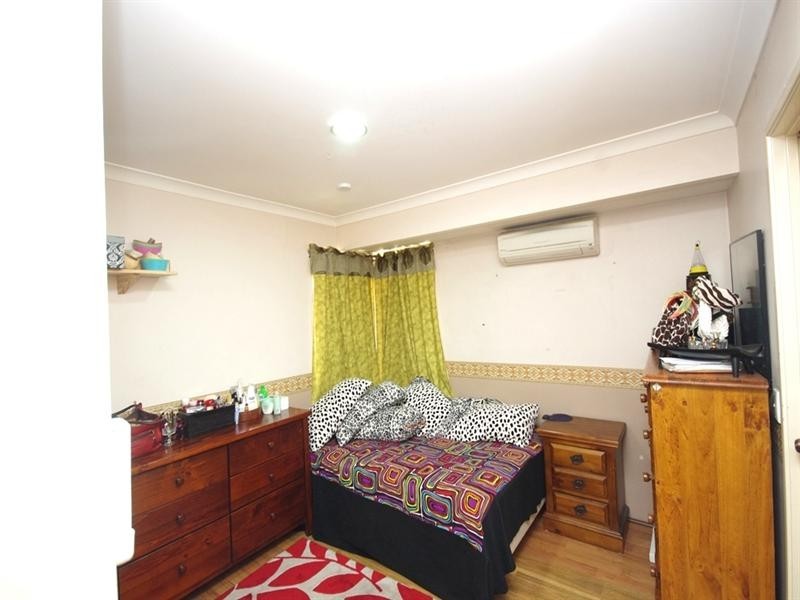 1 Deal Street, Marangaroo WA 6064